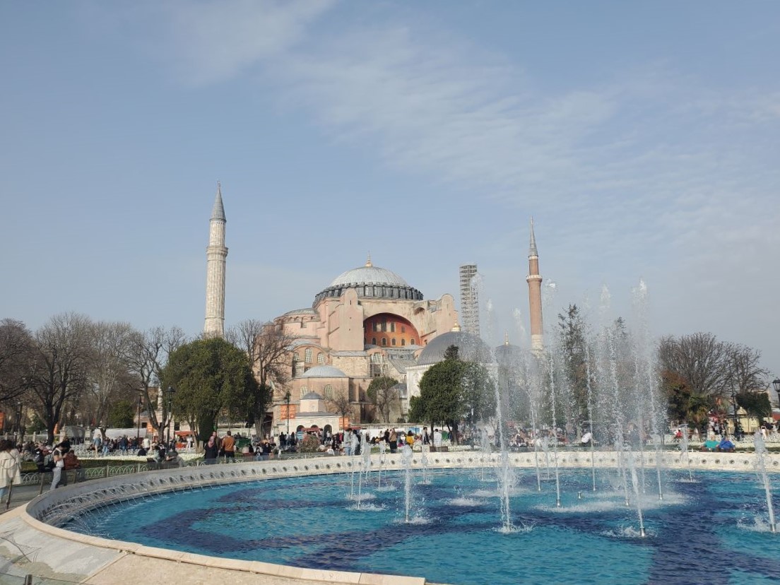 Park separating Blue Mosque and Hagia Sophia